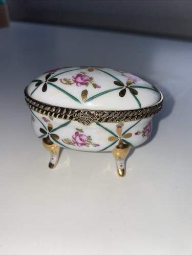 Regal porcelain miniature - porcelain, pill