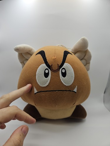 Super mario goomba with wings - super,