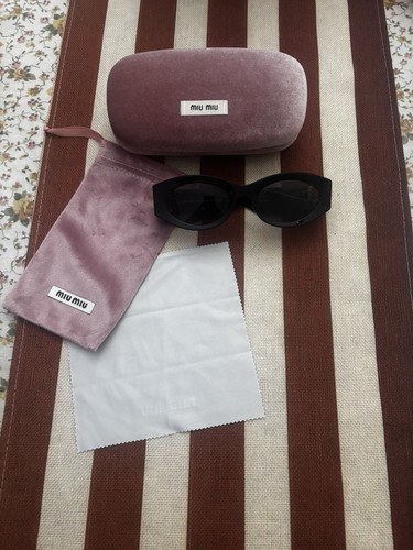Miu sunglasses oval black - miu,