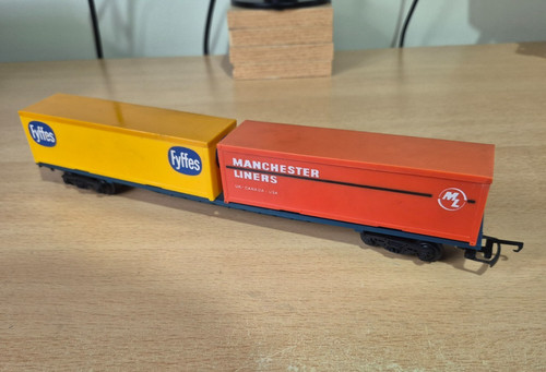 Hornby r677 fyffes - hornby, manchester