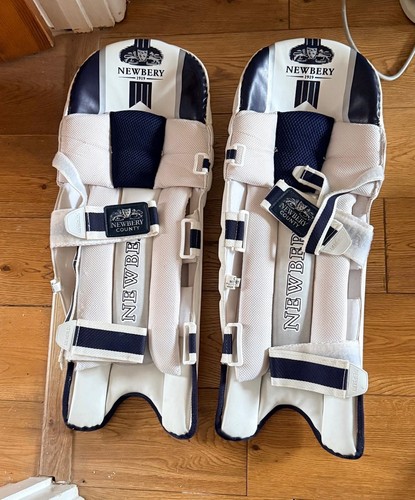 Newbery axe cricket - axe,