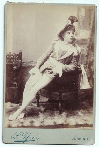 Cabinet card performer in - card:,