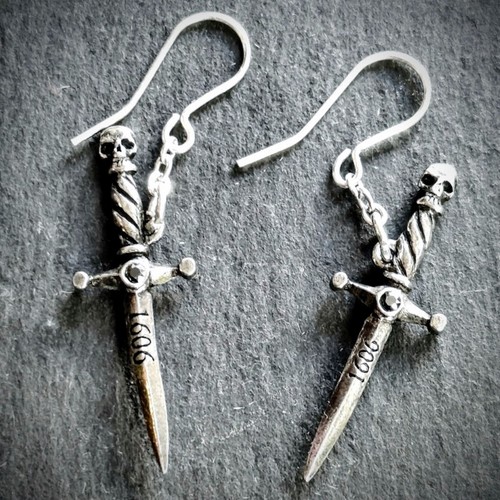 Alchemy gothic hand macbeth - hand,