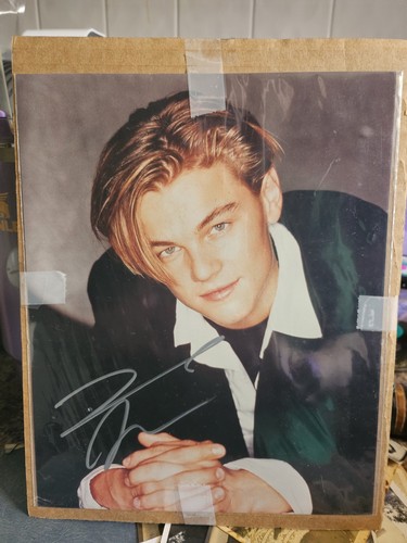 Leonardo dicaprio autographed - leonardo,
