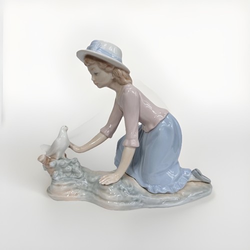 Nao lladro girl with - lladro, dove