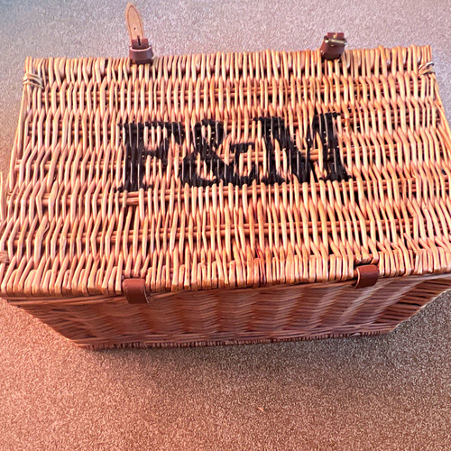 Wicker picnic basket - &,
