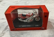 Daryl Beattie 1:24 Scal Model Suzuki RGV 500 1995