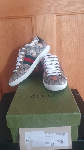 Gucci strawberry print - gucci,