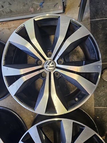 Alloy wheel volkswagen - wheel,