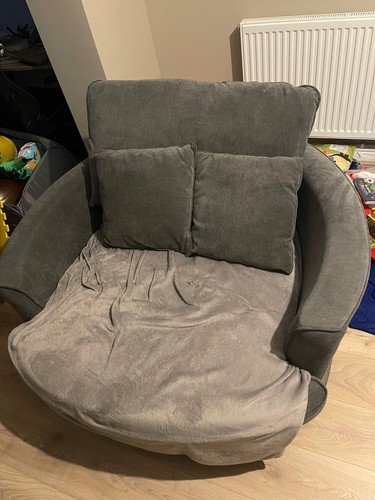 Large grey suede - round, lounge