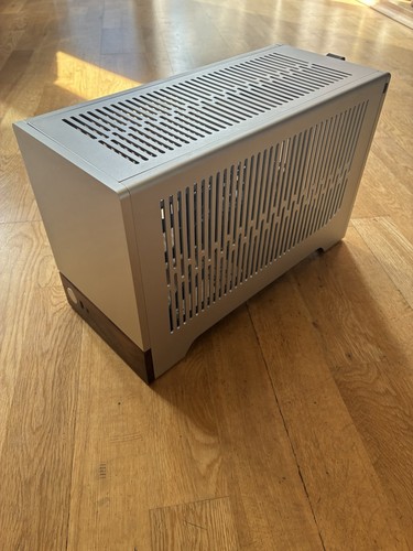 Fractal design terra silver - design,