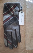 Pia Rossini Single Left Hand