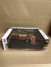 Universal Hobbies Kuhn 3500tt Seeder Sower Drill 1:32 1/32 Scale