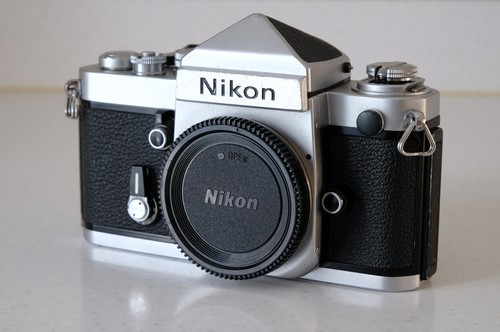 Nikon de 1 - f2, de-1