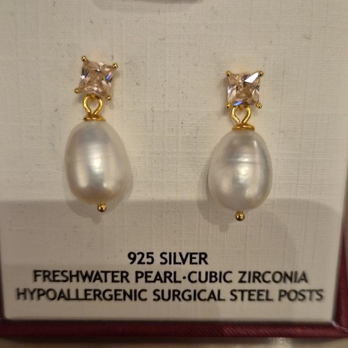 Fresh water pearl - pearl, earring