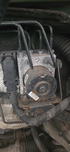 Ford fiesta mk7 abs pump - ford,