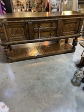 TITCHMARSH & GOODWIN.  MODEL R.L.56  BARONIAL MEDIEVAL. BEAUTIFULLY HAND CARVED.