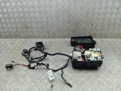 Volvo v40 fuse relay box - v40,