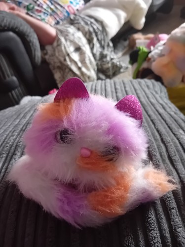 Pomsies cute interactive cat - cute,