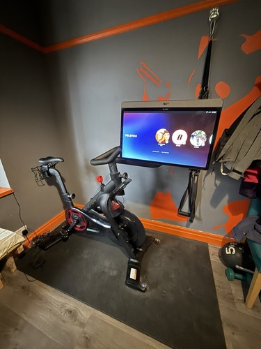 Peloton bike exercise - bike+, (plus)
