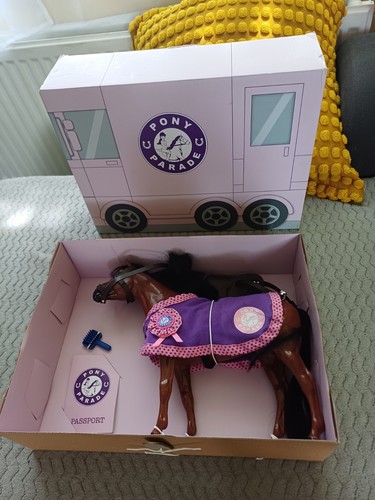 Pony parade horse - pony,
