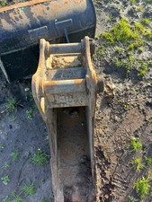 rhinox 12" digging bucket for