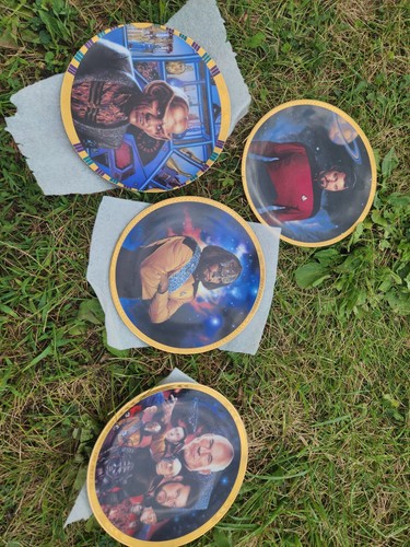 Star trek collectible plates - star,
