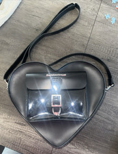 Dr. MARTENS Black HEART-Shaped