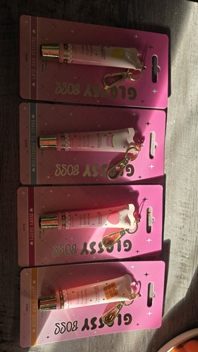 Assorted lipgloss keyrings - 4,