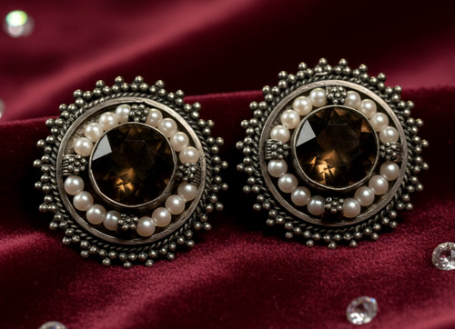 Vintage clip earrings solid - on,