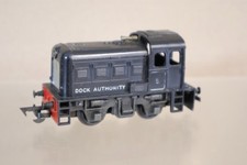 TRIANG R253 BR BLACK 0-4-0