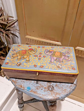 INDIAN JAYAN ELEPHANT HAND