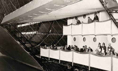 Passengers dining r100 - a,