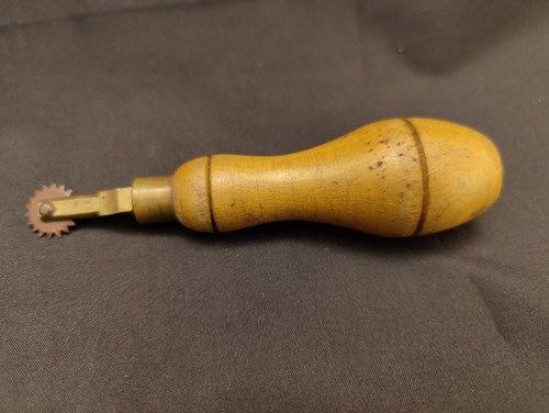 Antique wood bolton - antique, j