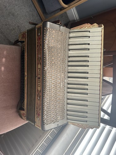 Pietro accordion