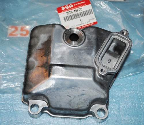 Cylinder head cover suzuki - cover, uh