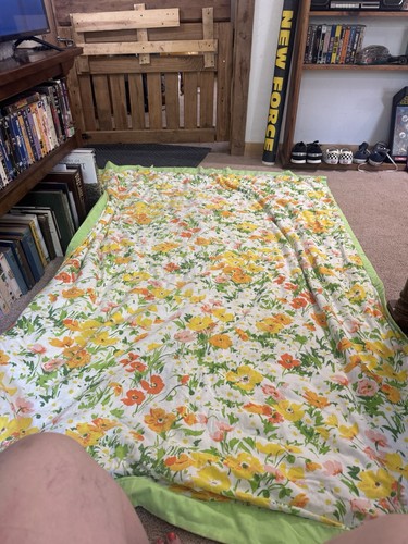 Vintage 70s floral quilted