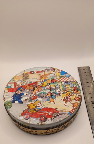 Vntage toy town sweet tin - toy, town'