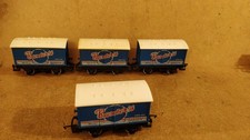 4 Hornby R132 OO Gauge Ventilated Van wagons - Baxters Meat Products 