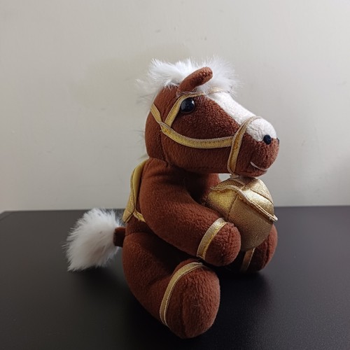 Sitting brown horse gold - sitting,