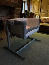 Chicco Next2Me Magic2 Crib