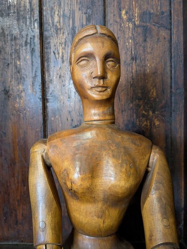 Fully articulate female - fully, lay