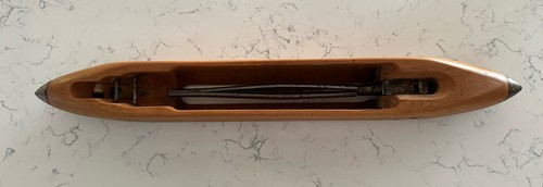 Wooden brown weaving shuttle - brown,