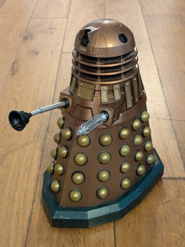 Doctor who gold bronze - 12”,