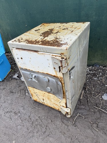 Chubb floor safe large heavy - floor,