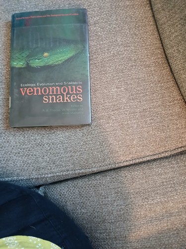Venomous snakes ecology - venomous,
