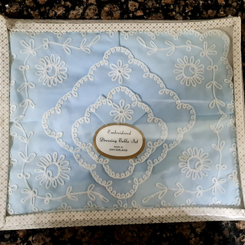 Embroidered dressing table - embroidered, set