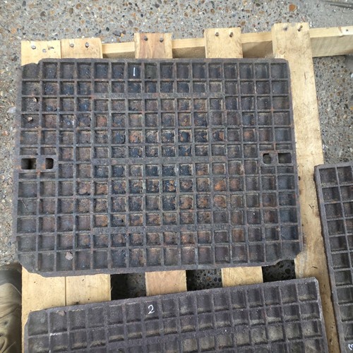 Cast iron manhole - manhole, cover