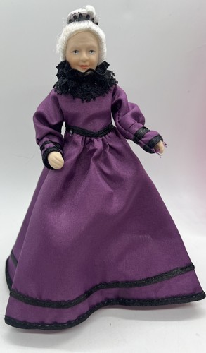 Dolls house doll old lady - , grey