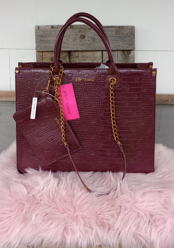Nwt betsey johnson skull - betsey,
